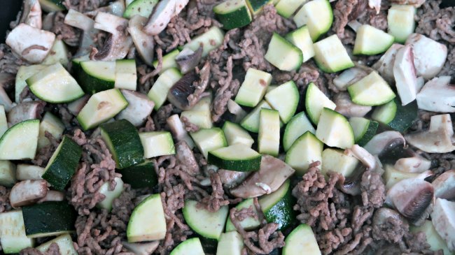 Low Carb Stir Fry Recipe with Beef & Vegetables - Easy Keto Recipes