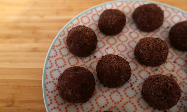 Keto Chocolate Truffles Recipe - Sweet keto snacks